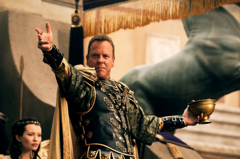 Kiefer Sutherland as Curvus.